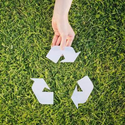 Projetando reciclabilidade e degradabilidade em materiais poliaspartíticos
